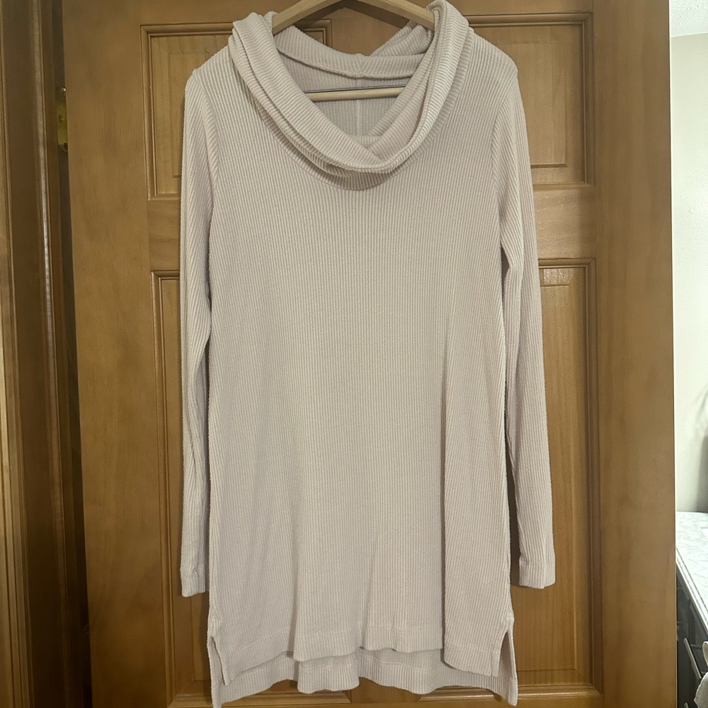 Motherhood maternity turtleneck sweater dress L